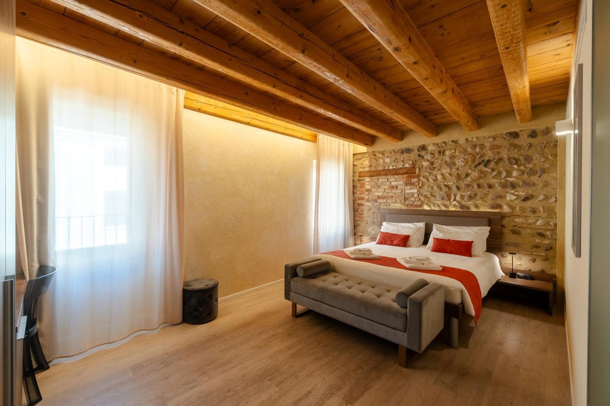 Отель La Casa In Paese Пескьера-дель-Гарда Экстерьер фото