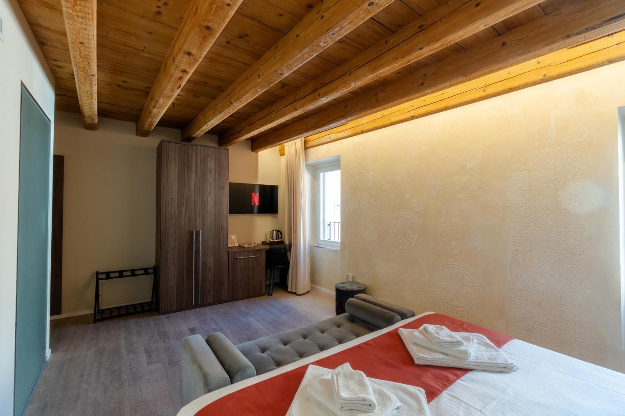 Отель La Casa In Paese Пескьера-дель-Гарда Экстерьер фото