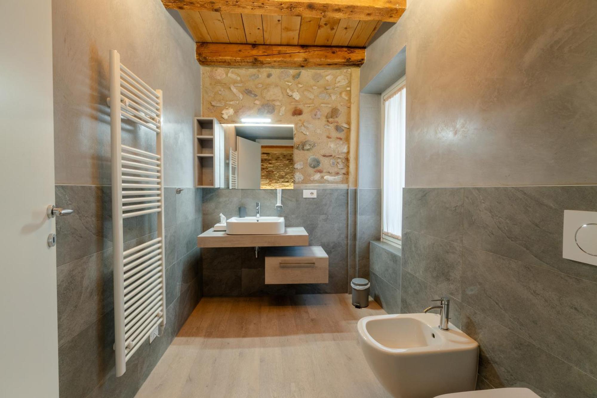 Отель La Casa In Paese Пескьера-дель-Гарда Экстерьер фото